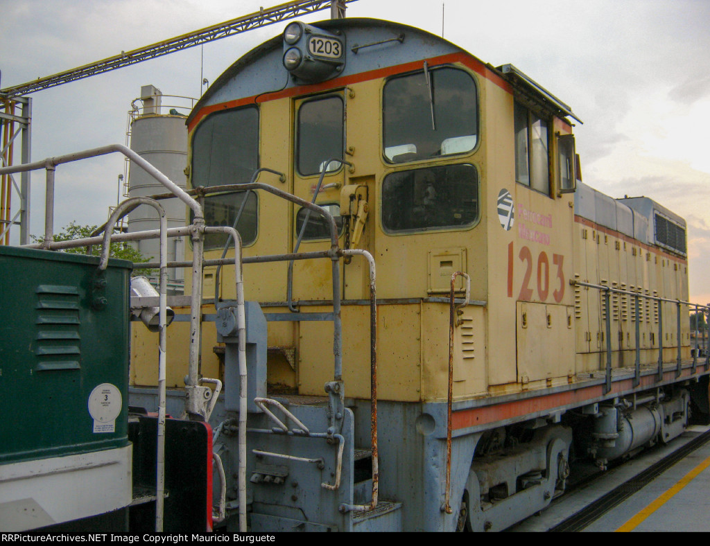 FXE SW10 Locomotive in the yard ex UP